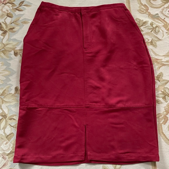 Size 16 burgundy red skirt - Picture 1 of 10